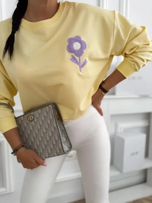 Mojo bluza damska oversize z kwiatem i motywem na plecach