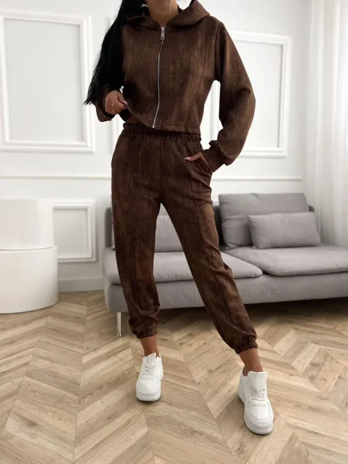 Komplet czekoladowy – joggery z gumą, bluza z kapturem